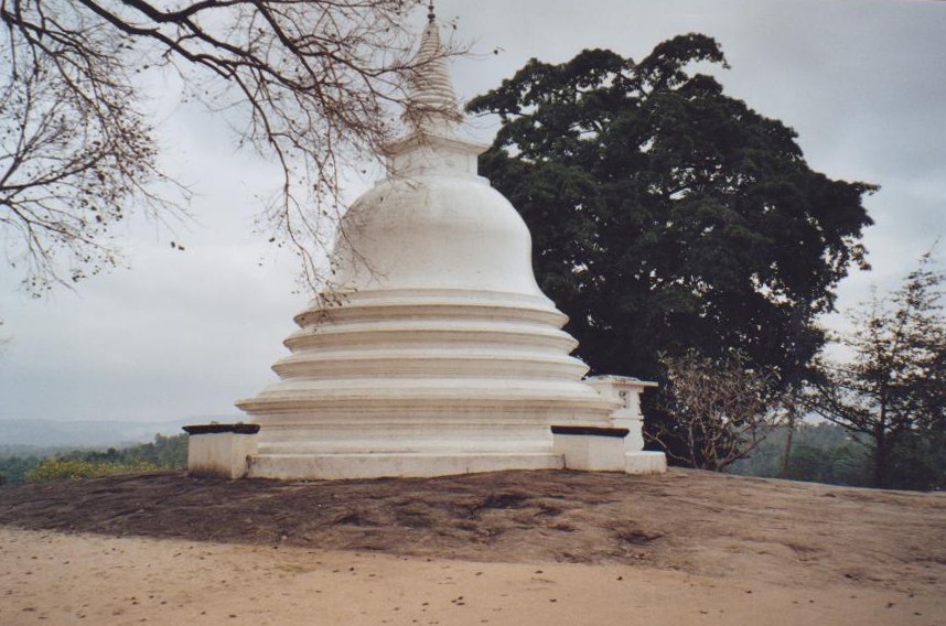 Dagoba im Gadaladeniya-Tempel